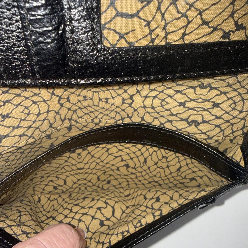 Vintage HOBO INTERNATIONAL Black Patent Leather Folding Wristlet Clutch Wallet - Picture 10 of 15